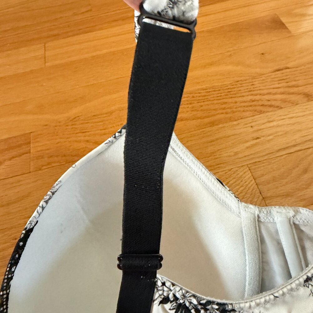 Cacique Black and White Boost Plunge Bra Size 40DD - Picture 7 of 12
